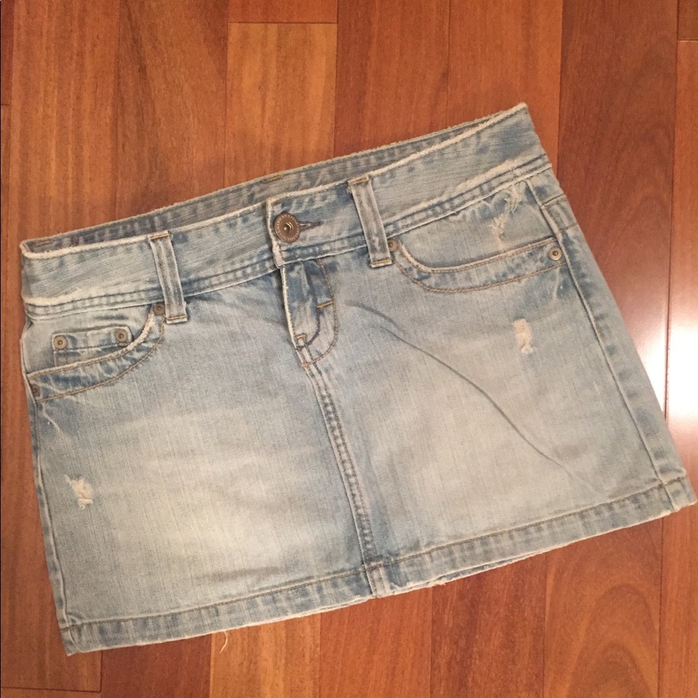 American Eagle distressed denim skirt